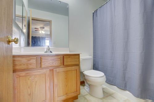 896 Emerald Dr, Pingree Grove IL  60140-9114 exterior