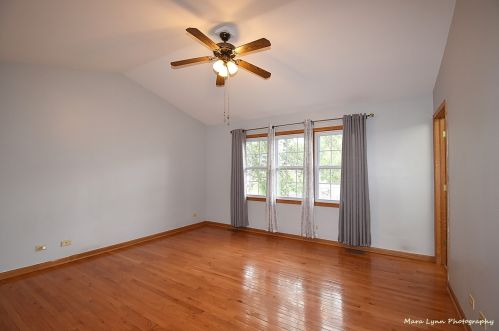324 Julie Ln, Pingree Grove IL  60140-8397 exterior