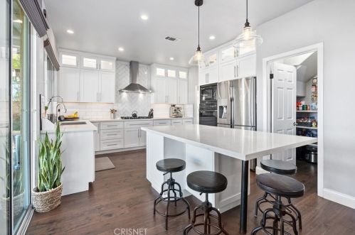 1349 Fitzgerald Rd, Simi Valley CA  93065-4480 exterior