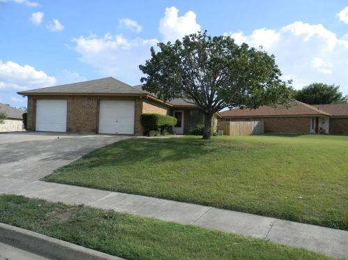 1071 Westcliff St, North Richland Hills TX  76179-4633 exterior