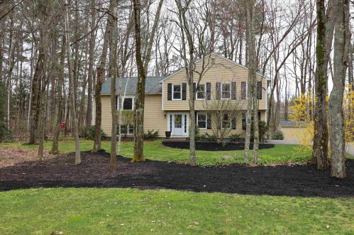 16 Shasta Dr, Londonderry, NH 03053-3009