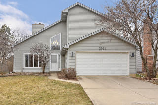 2321 Newport Dr, Naperville, IL 60565-3164