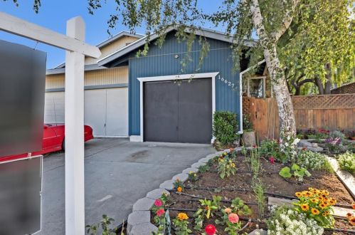 16627 Lone Hill Dr, Morgan Hill, CA 95037-4836