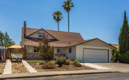 142 Stanton Ave, Vacaville, CA 95687-5738