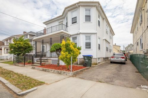 82 Carolina Ave, Providence, RI 02905-5404