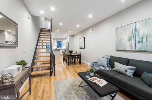 2642 Manton St, Philadelphia PA  19146-3812 exterior