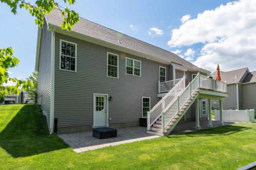 71 Diamondback Ave, Nashua, NH 03062-1048