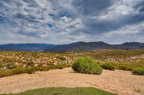 21008 Burma Rd, Ramona, CA 92065-5565
