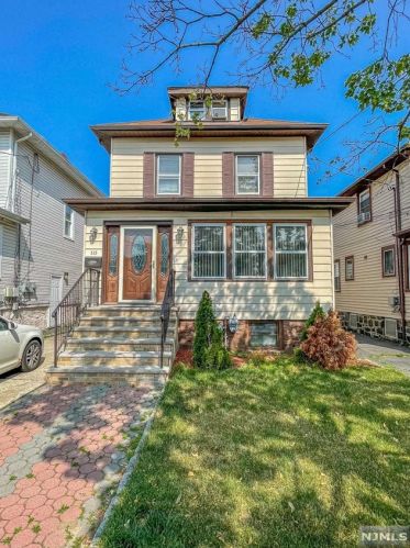 515 Dewey Ave, Cliffside Park, NJ 07010-1601