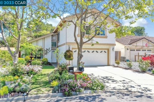 2255 Highcliff Ct, Pacheco, CA 94553-4955