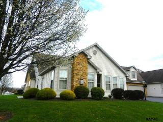 1373 Wellington Dr, York, PA 17408-4493