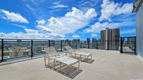 1415 Victoria St, Honolulu HI  96822-3685 exterior