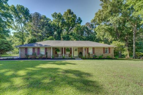 110 Newton Ridge Dr, Porterdale, GA 30014-3634