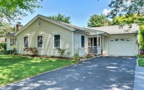 24 Lisa Dr, Hazlet, NJ 07730-2713