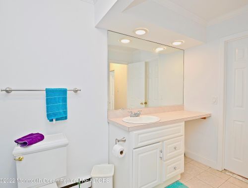 62 Manchester Ct, Tinton Falls NJ  07701-5496 exterior