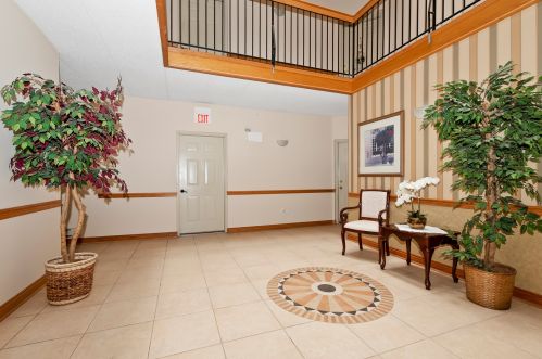 6745 Pointe Dr, Tinley Park, IL 60477-3632