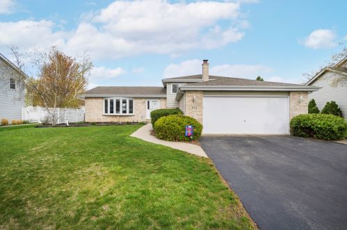 632 Dartmouth Ln, Mokena, IL 60451-3819