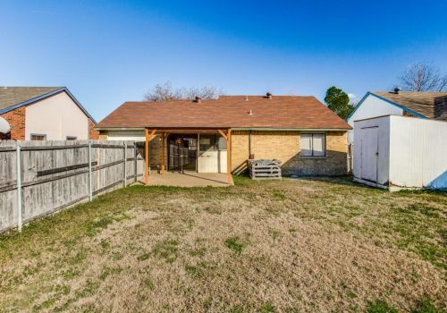 1613 Chablis St, Garland TX 75040-4633 exterior