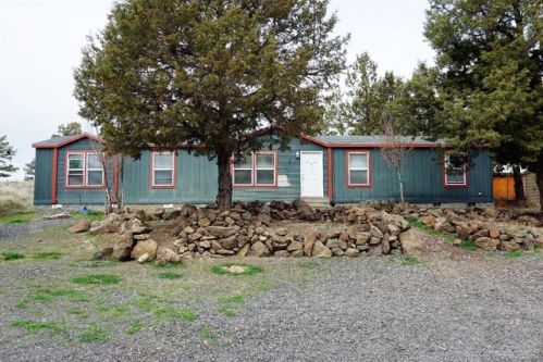 8620 Crater Loop Rd, Terrebonne OR  97760-9561 exterior