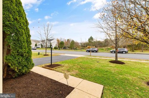 12136 Rain Slicker Pl, Nokesville, VA 20181-3659