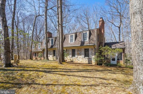 13230 Compton Rd, Clifton, VA 20124-1510