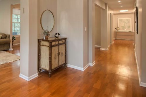 121 Rutgers Ct, Glenview, IL 60026-5913