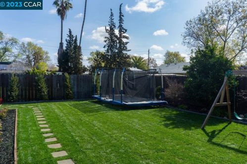 113 Vivian Dr, Concord CA  94523-2935 exterior