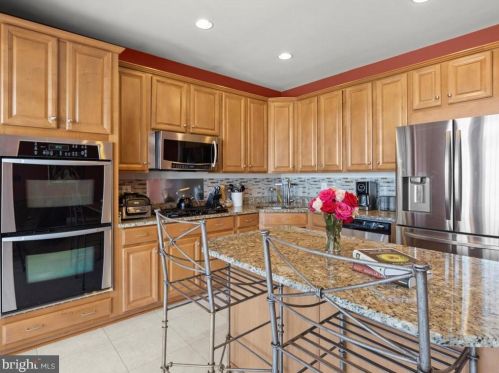 2661 Helmsman Ln, Woodbridge, VA 22191-6040