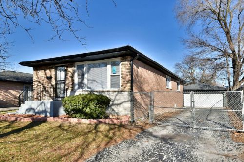 1346 151st St, Dolton, IL 60419-2933