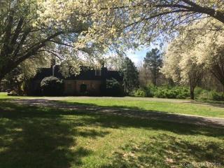 825 Chestnut Ln, Matthews, NC 28104-8533
