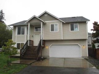 10611 2nd Ave, Everett, WA 98208-7048