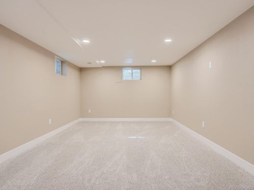 7083 Oneida Cir, Englewood CO  80112-1125 exterior