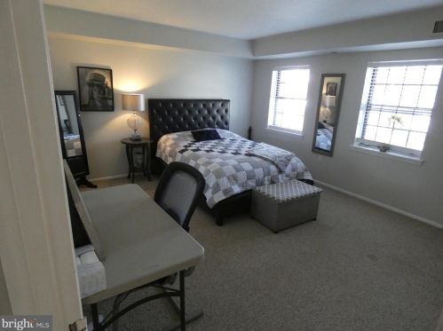 98 Valleybrook Dr, Lancaster PA  17601-4620 exterior