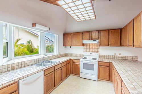 1043 Kaumoku St, Honolulu HI  96825-1307 exterior