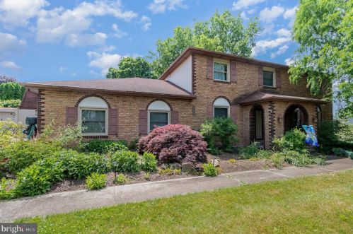 850 Cortleigh Dr, York, PA 17402-4126