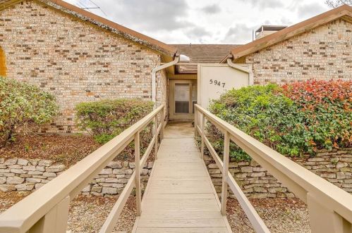 5947 Chimney Wood Cir, Fort Worth TX  76112-3030 exterior