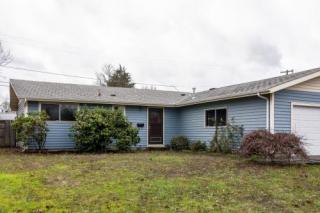 1083 Quinalt St, Springfield, OR 97477-2680