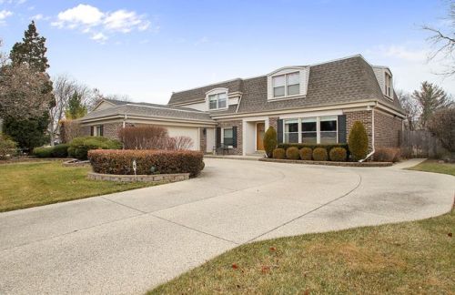 3932 Michael Ln, Glenview, IL 60026-1009