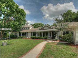 2 Hidden Lake Ct, Bluffton, SC 29910-4730