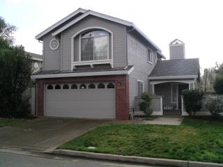 3925 Cyrus Ln, Carmichael, CA 95608-2598