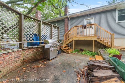 206 Red Hl Rd, Middletown NJ 07748-2408 exterior