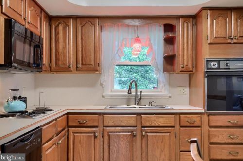 1117 Devonshire Rd, Lancaster PA  17601-1649 exterior