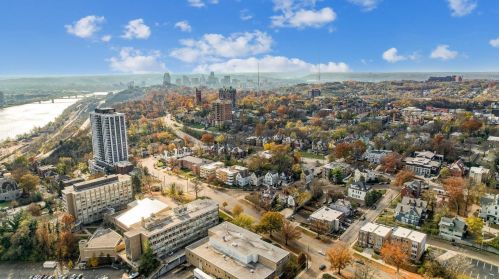 2233 Francis Ln, Cincinnati, OH 45206-2753