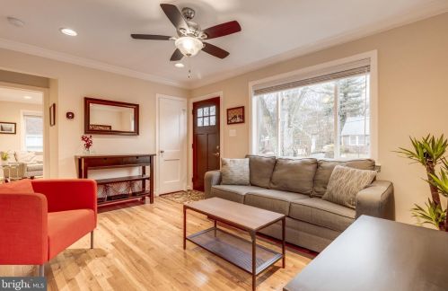 2304 Hildarose Dr, Silver Spring, MD 20902-5618