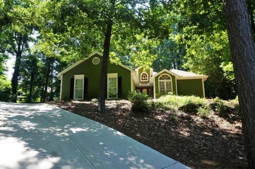 2201 Arbor Forest Trl, Marietta, GA 30064-2855