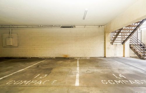 4055 Rosecrans Ave, Hawthorne CA  90250-7900 exterior