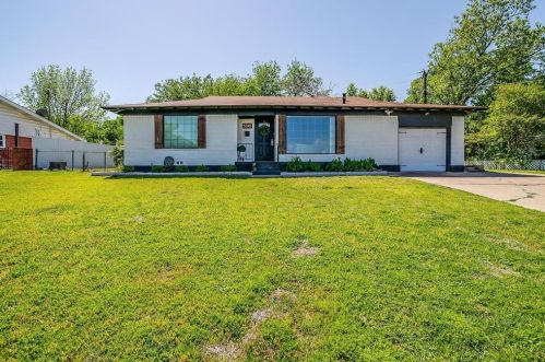 5940 Tourist Dr, Fort Worth, TX 76117-2850