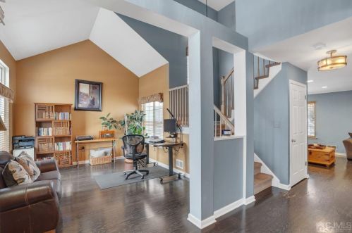 51 Hedgerow St, Piscataway, NJ 08854-6502