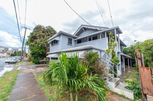 808 Makaleka Ave, Honolulu, HI 96816-6022