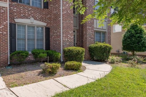 275 Lawrence Pl, Atlanta GA  30349-1068 exterior